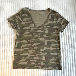 Lucky | Camo Tee